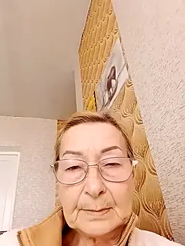 Snapshot of SophiaSky6037 chatting on February 2025 01:10:02 PM SophiaSky6037 online show from February 2025 01:10:02 PM