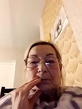 Snapshot of SophiaSky6037 chatting on February 2025 07:42:02 PM SophiaSky6037 online show from February 2025 07:42:02 PM