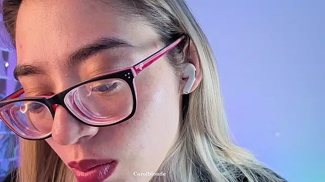 Carolblonde online show from December 2025 02:05:01 AM