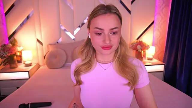 LindsieGreyy online show from May 2026 06:30:01 AM