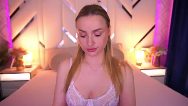 LindsieGreyy online show from May 2026 01:18:01 PM