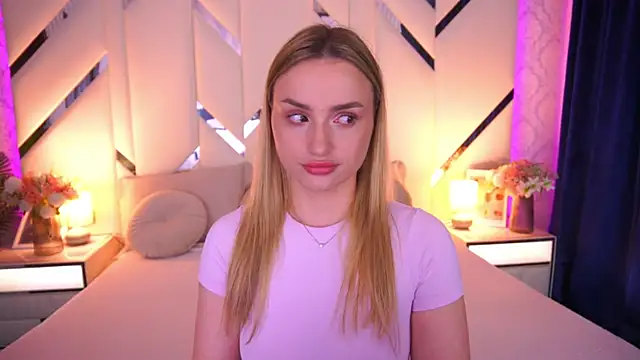 LindsieGreyy online show from May 2026 01:17:02 PM