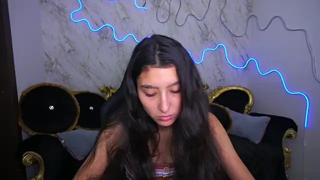 Snapshot of CharmMocco chatting on February 2025 01:44:01 PM CharmMocco online show from February 2025 01:44:01 PM