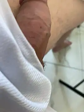 Snapshot of obranquinho21cm chatting on February 2025 04:58:02 PM obranquinho21cm online show from February 2025 04:58:02 PM