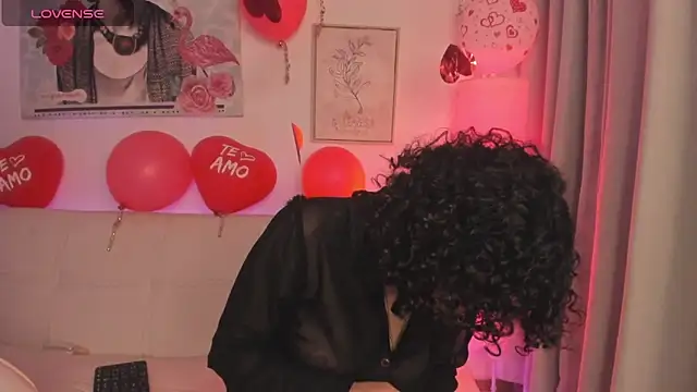 Snapshot of Dhalila_ chatting on February 2025 08:00:02 AM Dhalila online show from February 2025 08:00:02 AM