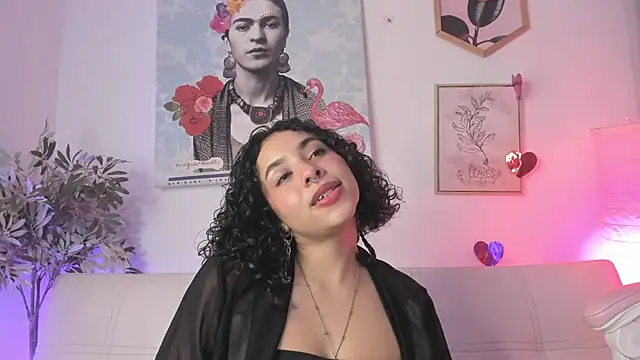 Snapshot of Dhalila_ chatting on February 2025 12:52:02 AM Dhalila online show from February 2025 12:52:02 AM