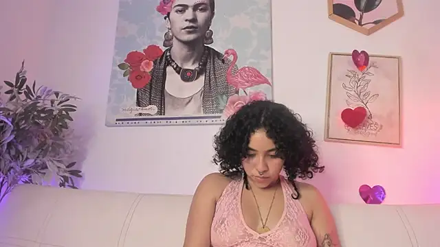 Snapshot of Dhalila_ chatting on February 2025 07:42:02 AM Dhalila online show from February 2025 07:42:02 AM