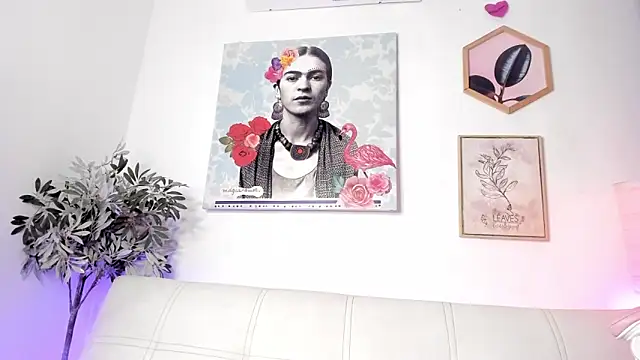 Snapshot of Dhalila_ chatting on February 2025 04:54:01 AM Dhalila online show from February 2025 04:54:01 AM