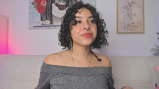 Snapshot of Dhalila_ chatting on March 2025 01:53:01 AM Dhalila online show from March 2025 01:53:01 AM