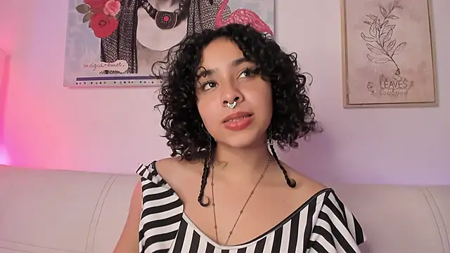 Snapshot of Dhalila_ chatting on March 2025 02:14:02 AM Dhalila online show from March 2025 02:14:02 AM