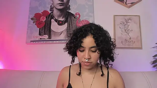 Snapshot of Dhalila_ chatting on March 2025 04:35:02 AM Dhalila online show from March 2025 04:35:02 AM