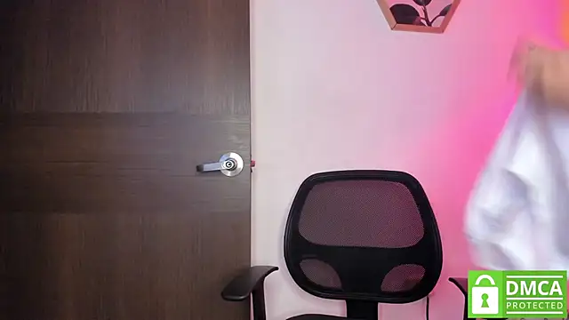 Snapshot of Dhalila_ chatting on November 2025 02:23:01 AM Dhalila online show from November 2025 02:23:01 AM