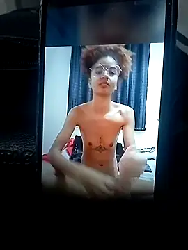 Snapshot of Felipe_OwnZ chatting on October 2025 12:32:01 AM Felipe OwnZ online show from October 2025 12:32:01 AM