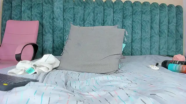 Snapshot of LilyRoxi chatting on March 2025 11:11:02 PM LilyRoxi online show from March 2025 11:11:02 PM