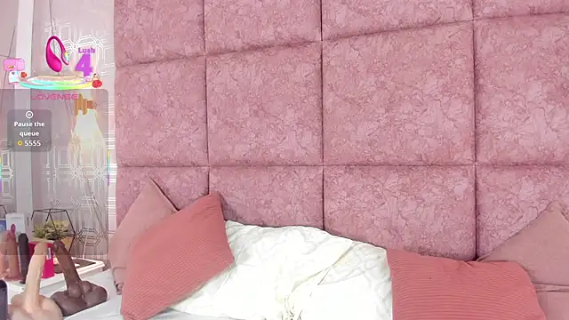 Snapshot of LilyRoxi chatting on October 2025 09:22:01 PM LilyRoxi online show from October 2025 09:22:01 PM