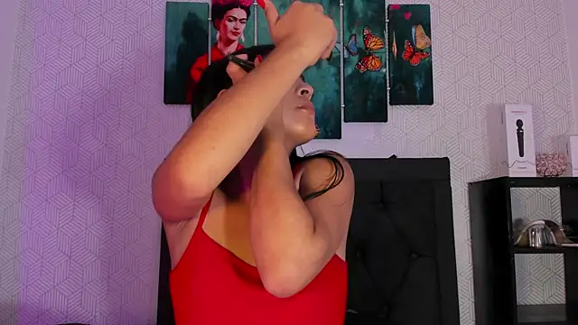 Snapshot of Selena_fox7 chatting on October 2025 04:04:02 AM Selena fox7 online show from October 2025 04:04:02 AM