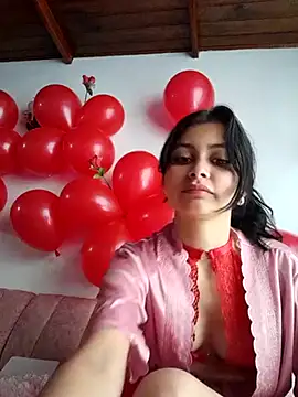 Snapshot of CHLOE_ISABELL chatting on February 2025 02:44:01 PM CHLOE ISABELL online show from February 2025 02:44:01 PM