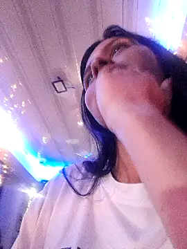 Snapshot of CHLOE_ISABELL chatting on March 2025 12:23:02 AM CHLOE ISABELL online show from March 2025 12:23:02 AM