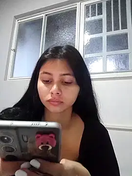 Snapshot of CHLOE_ISABELL chatting on September 2025 05:15:02 PM CHLOE ISABELL online show from September 2025 05:15:02 PM