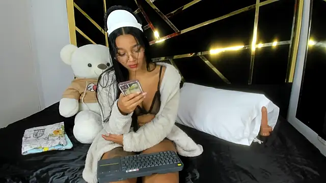 Lynda Bonnie online show from March 2025 10:19:01 AM