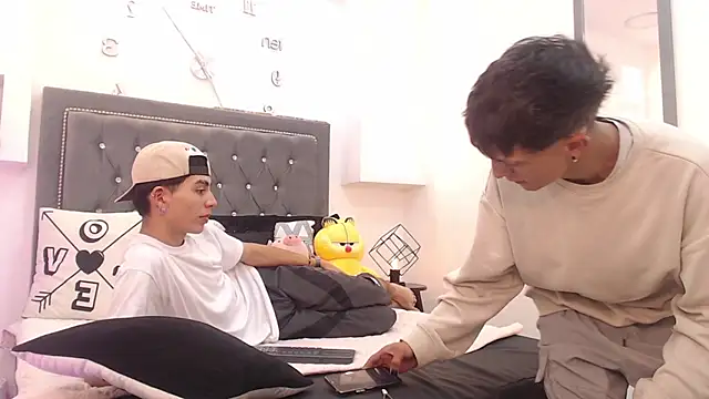 Snapshot of MaikyCooper chatting on March 2025 04:12:02 AM MaikyCooper online show from March 2025 04:12:02 AM