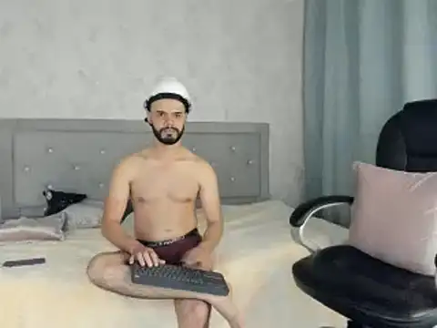 Snapshot of Luke_Diaz7 chatting on February 2025 04:46:02 AM Luke Diaz7 online show from February 2025 04:46:02 AM