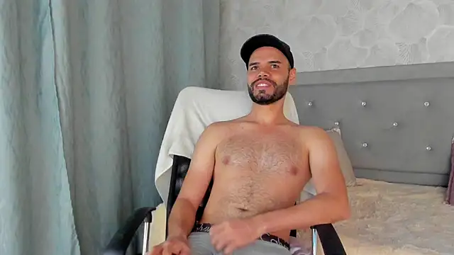 Snapshot of Luke_Diaz7 chatting on March 2025 04:32:01 AM Luke Diaz7 online show from March 2025 04:32:01 AM