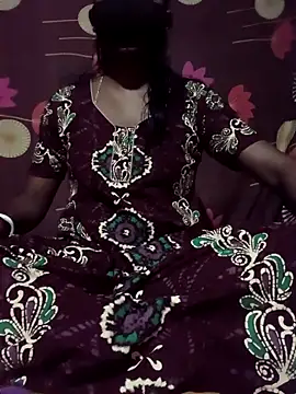 Snapshot of CuteRani001 chatting on November 2025 07:40:01 AM CuteRani001 online show from November 2025 07:40:01 AM