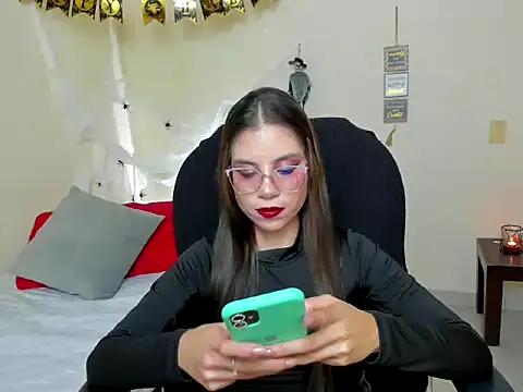 veronicamiller22 online show from October 2025 02:45:02 AM