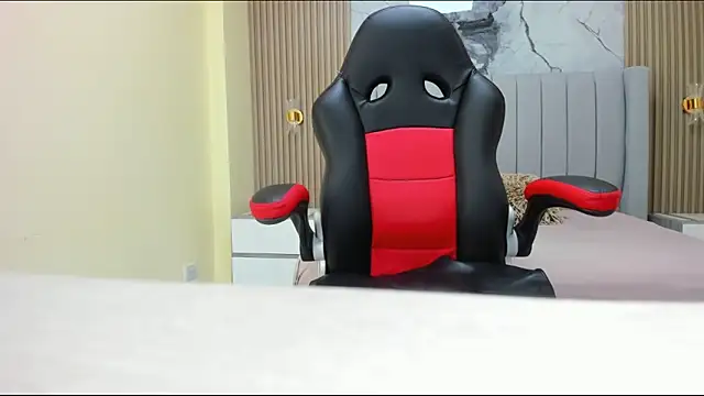 MELINAMARTINS online show from September 2025 06:29:02 PM