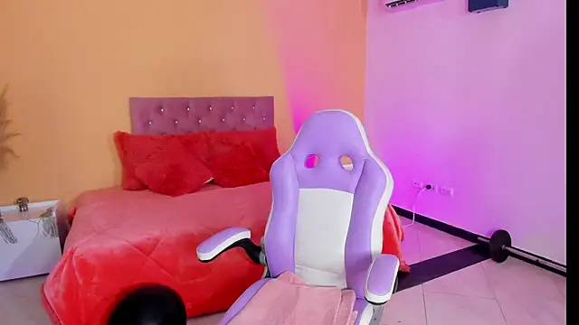 cristal crossfitx online show from November 2025 10:26:01 AM