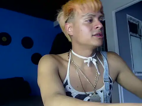 Snapshot of mchissexx chatting on December 2025 09:31:02 PM mchissexx online show from December 2025 09:31:02 PM