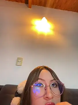 ValentinaOrtiz3 online show from March 2025 09:00:02 PM