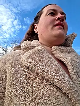 Snapshot of justtess chatting on December 2025 10:42:01 AM justtess online show from December 2025 10:42:01 AM