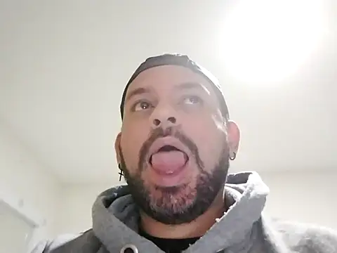 tonyglams online show from February 2025 10:37:02 PM