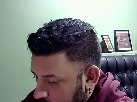 tonyglams online show from October 2025 08:30:02 PM