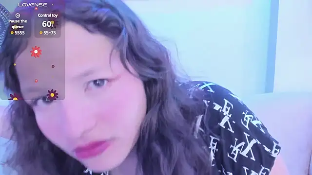 Snapshot of Marii_18 chatting on February 2025 02:36:02 AM Marii 18 online show from February 2025 02:36:02 AM