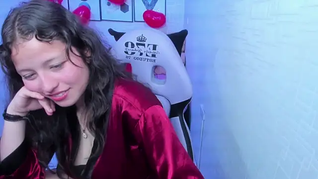 Snapshot of Marii_18 chatting on March 2025 10:14:02 AM Marii 18 online show from March 2025 10:14:02 AM