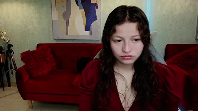 Snapshot of Marii_18 chatting on March 2025 03:41:02 AM Marii 18 online show from March 2025 03:41:02 AM