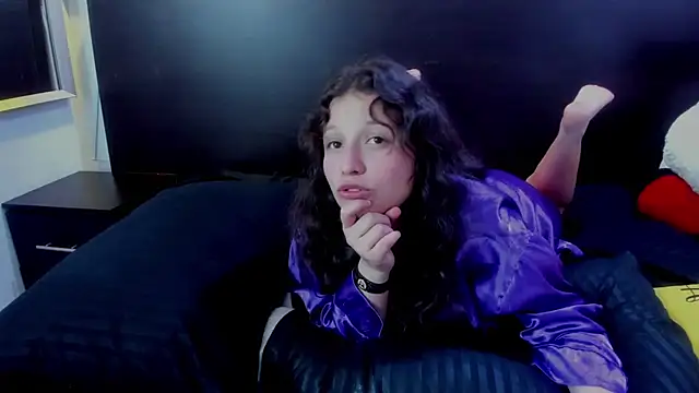 Snapshot of Marii_18 chatting on March 2025 09:59:02 AM Marii 18 online show from March 2025 09:59:02 AM