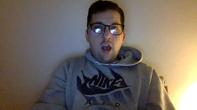 Snapshot of Milflover96 chatting on February 2025 01:44:02 AM Milflover96 online show from February 2025 01:44:02 AM