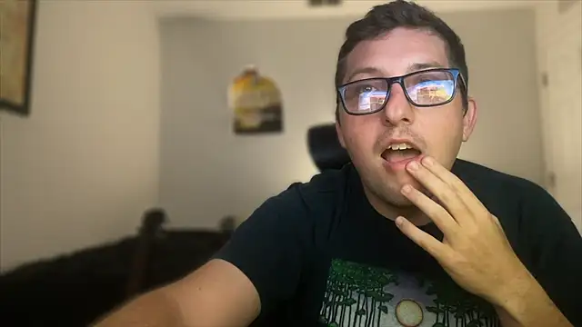 Snapshot of Milflover96 chatting on October 2025 02:42:02 AM Milflover96 online show from October 2025 02:42:02 AM