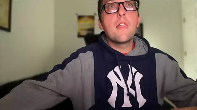 Snapshot of Milflover96 chatting on October 2025 11:27:01 PM Milflover96 online show from October 2025 11:27:01 PM