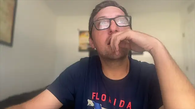 Snapshot of Milflover96 chatting on October 2025 01:11:01 PM Milflover96 online show from October 2025 01:11:01 PM