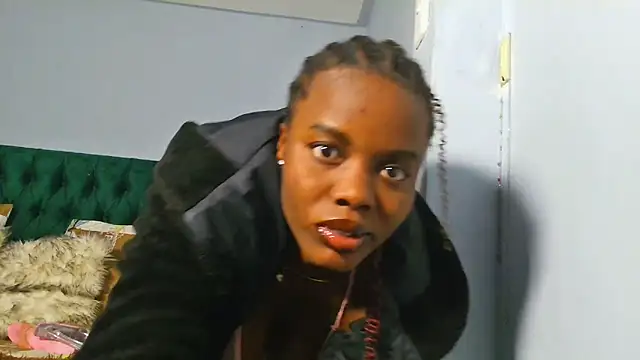 Snapshot of victora3 chatting on March 2026 05:52:01 AM victora3 online show from March 2026 05:52:01 AM