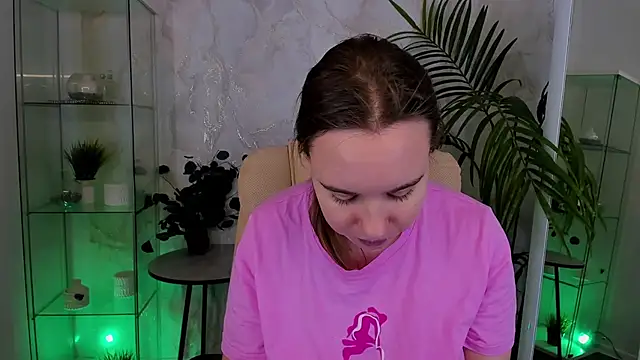 Snapshot of Lika_0ne chatting on January 2026 12:10:01 PM Lika 0ne online show from January 2026 12:10:01 PM