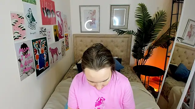 Snapshot of Lika_0ne chatting on February 2026 12:11:01 PM Lika 0ne online show from February 2026 12:11:01 PM