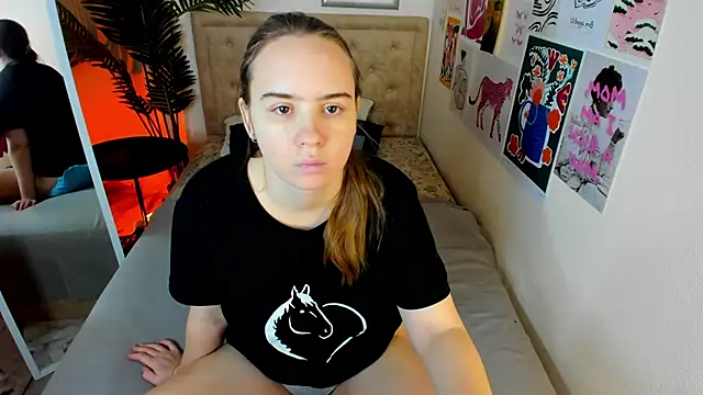 Snapshot of Lika_0ne chatting on February 2026 12:42:02 PM Lika 0ne online show from February 2026 12:42:02 PM