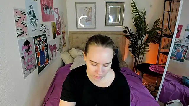 Snapshot of Lika_0ne chatting on March 2026 12:21:02 PM Lika 0ne online show from March 2026 12:21:02 PM