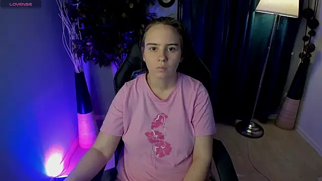 Snapshot of Lika_0ne chatting on March 2026 12:11:02 PM Lika 0ne online show from March 2026 12:11:02 PM